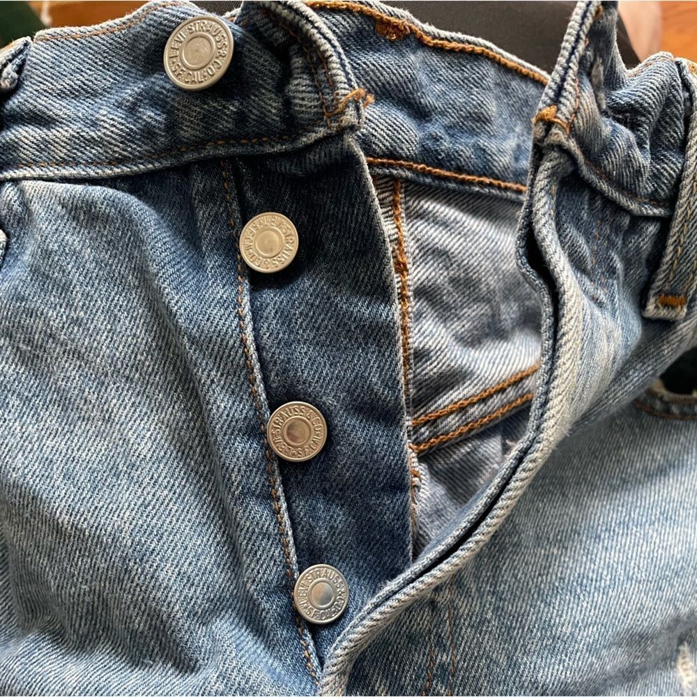 Levi's 501 High Waisted Denim Shorts Size 26 Button Fly 100% Cotton Distressed - Picture 7 of 10